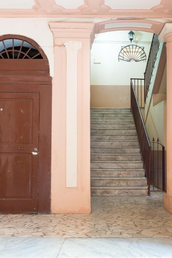 Art Inn Centro Neapol Zewnętrze zdjęcie